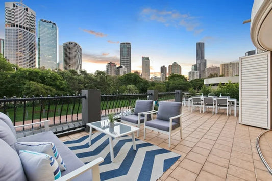 Deck Railing Designs: Options, Costs & Installation Kits